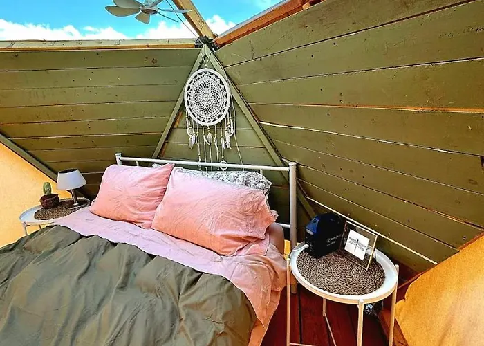 Raptor Ranch Glamping Luxury tent Valle